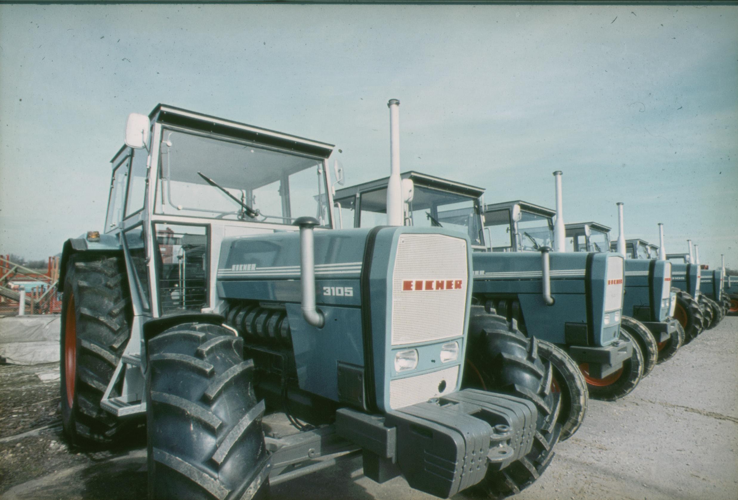 Eicher Werk Chronik 1977 Innenansicht einer Produktionshalle von Eicher 1977