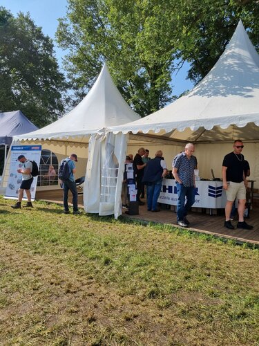 Messestand der Eicher Vertriebs GmbH mit Pavillons draußen
